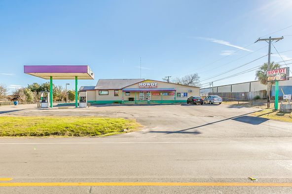 Howdy Convenience Store: 10432 FM 1902, Crowley, TX 76036